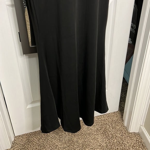Another chill women’s casual long black dress - Picture 3 of 4